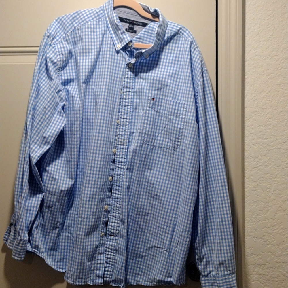 Tommy Hilfiger long sleeve button down shirt